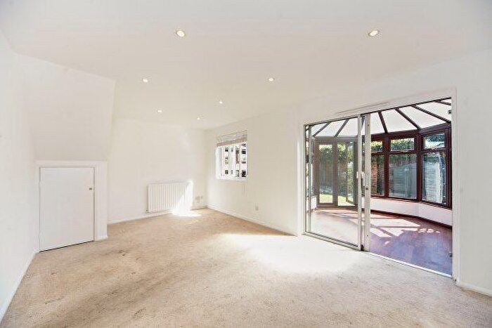 3 Bedroom Terraced House To Rent In Primrose Lane, Croydon, CR0