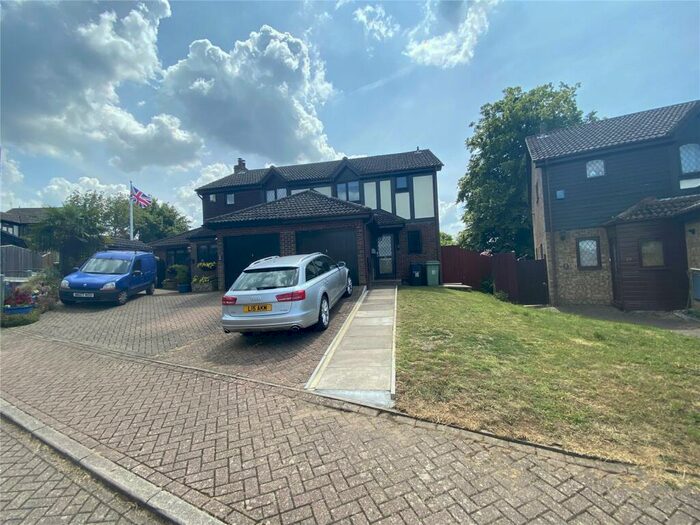 3 Bedroom Semi-Detached House To Rent In Caernarvon Drive, Maidstone, Kent, ME15