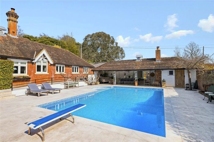 4 Bedroom Property For Sale In The Dairy, Littleford Lane, Shamley Green, Surrey, GU5