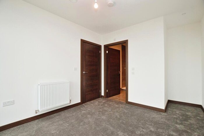 2 Bedroom Flat To Rent In Batik Road Lower Sydenham, SE26