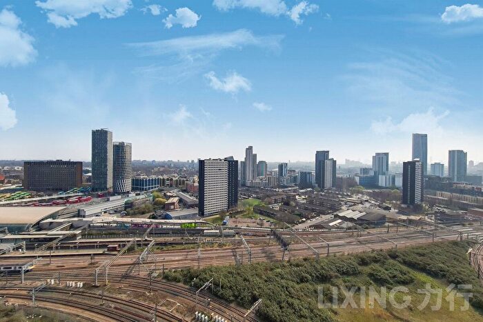 3 Bedroom Flat To Rent In Glasshouse Gardens, Stratford, E20