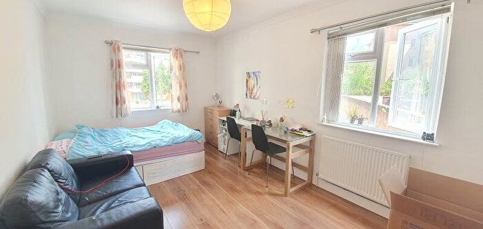 1 Bedroom Flat To Rent In Caledonian Road, Islington, London, N7
