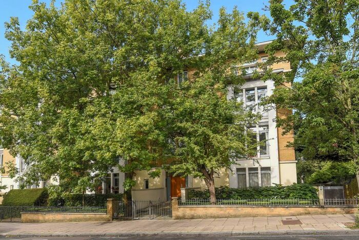 2 Bedroom Apartment To Rent In Marlborough Hill, St John`s Wood, NW8