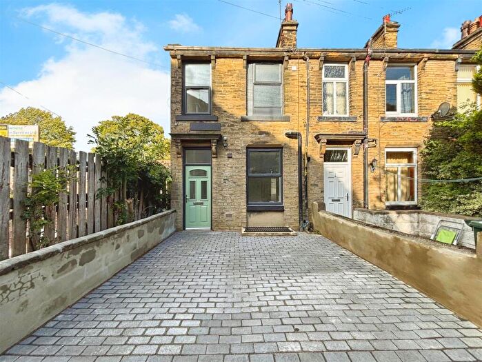 1 Bedroom End Of Terrace House For Sale In Ashgrove, Eccleshill, Bradford, BD2
