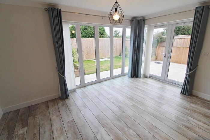 2 Bedroom Bungalow For Sale In Windsor Way, Barnetby, DN38