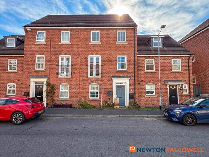 4 Bedroom Terraced House For Sale In Goldstraw Lane, Fernwood, NG24