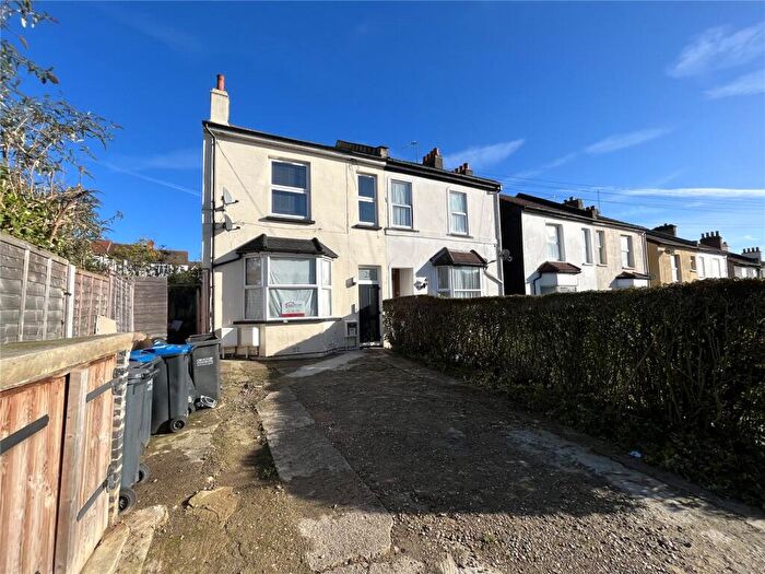 1 Bedroom Apartment To Rent In Egerton Road, London, SE25