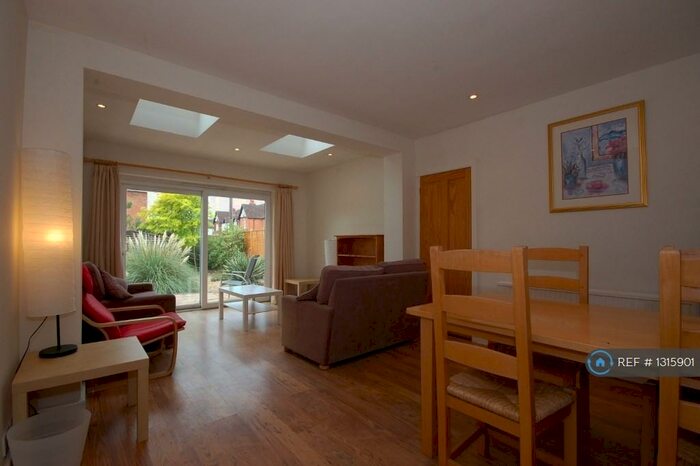 6 Bedroom Semi-Detached House To Rent In South Road, Guildford, GU2