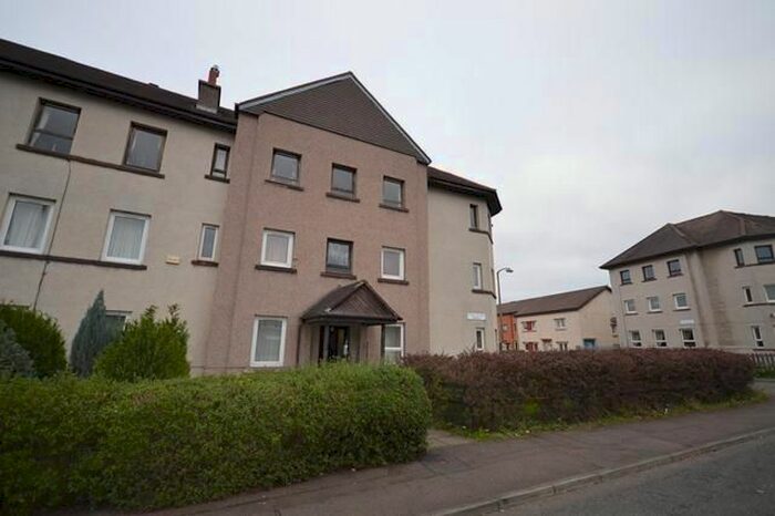 3 Bedroom Flat To Rent In West Pilton Green, Edinburgh, EH4