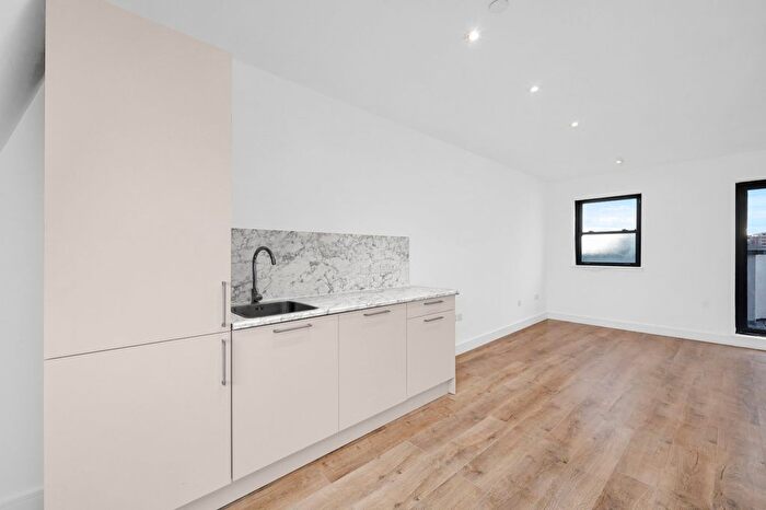 2 Bedroom Flat To Rent In Parkhurst Court, Warlters Road, N7