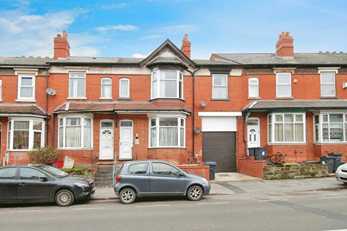 3 Bedroom Property For Sale In Warwick Road, Tyseley, Birmingham, B11