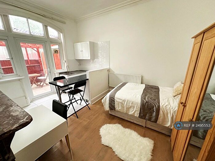 Studio To Rent In Beaufort Road, Kingston Upon Thames, KT1