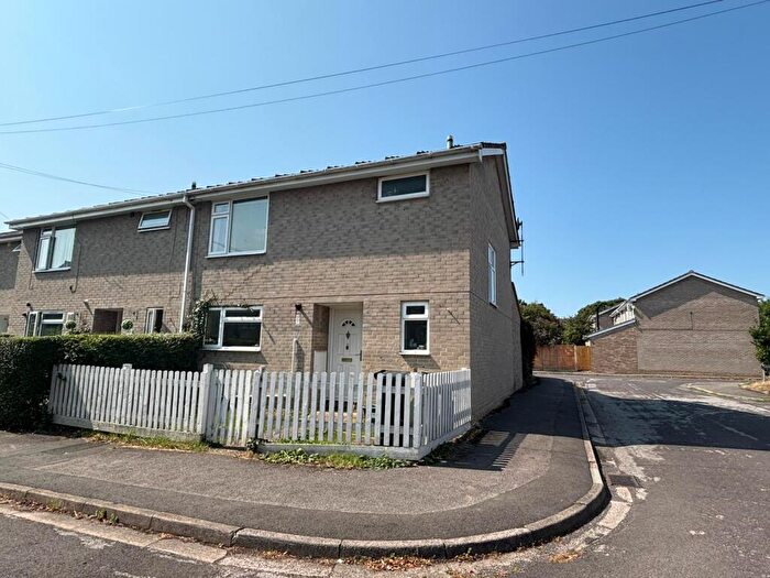 3 Bedroom End Of Terrace House To Rent In Bramdean Close, Tadley, RG26