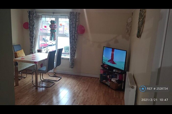 2 Bedroom Flat To Rent In Thornycroft Close, Newbury, RG14
