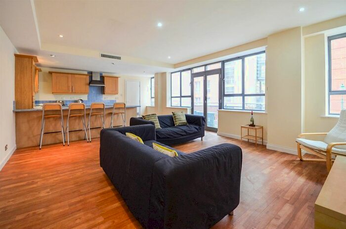 2 Bedroom Flat To Rent In Upper College Street, Nottingham, NG1