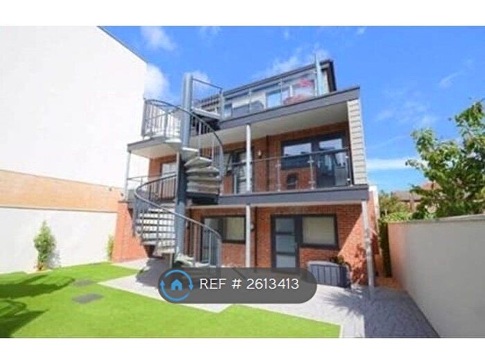 Studio To Rent In The Cotes, Bournemouth, BH1