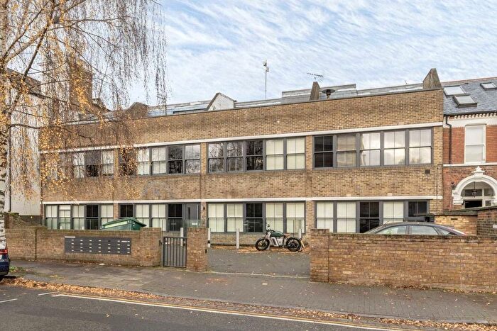 1 Bedroom Flat To Rent In Abbeville Road, Clapham South, SW4