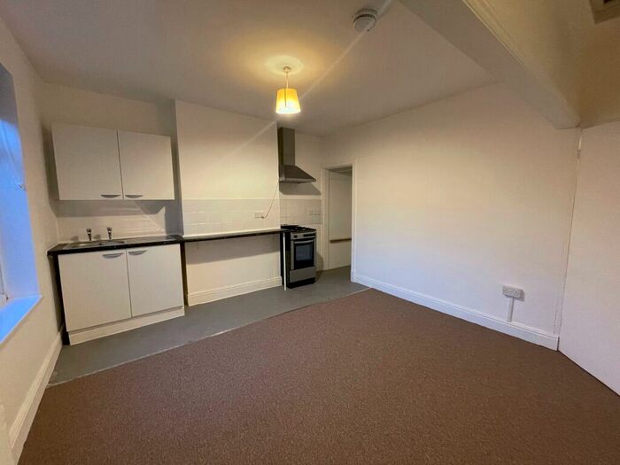 1 Bedroom Flat To Rent In Welford Road, Clarendon Park, Leicester, LE2