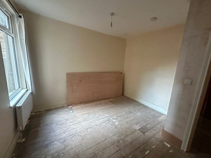 2 Bedroom Flat To Rent In Townsend Road, Southall, UB1