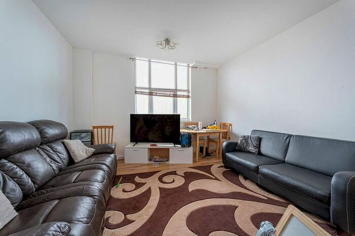 1 Bedroom Flat To Rent In Bromyard Avenue, East Acton, London, W3