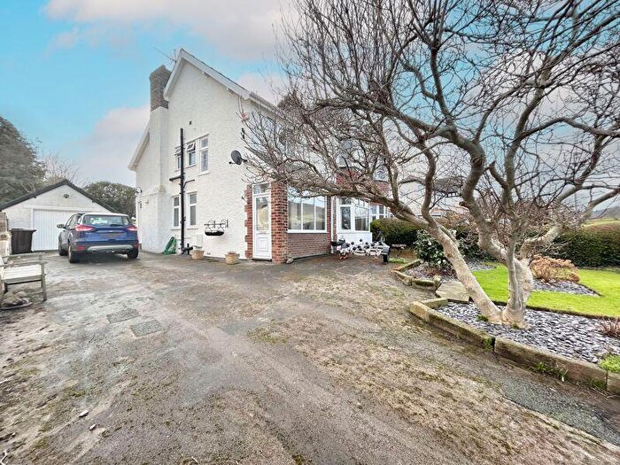 4 Bedroom Semi-Detached House For Sale In Sychnant Pass Road, Conwy, LL32