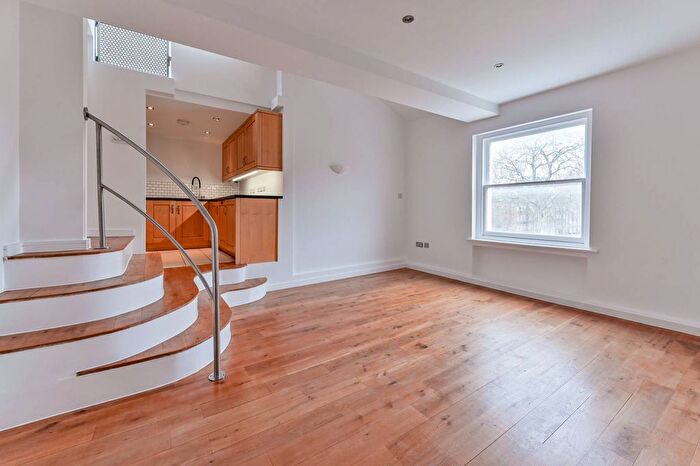 1 Bedroom Flat To Rent In Royal College Street, Camden, London, NW1