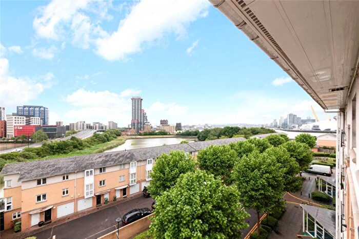 2 Bedroom Apartment For Sale In Settlers Court, Newport Avenue, Blackwall, London, E14