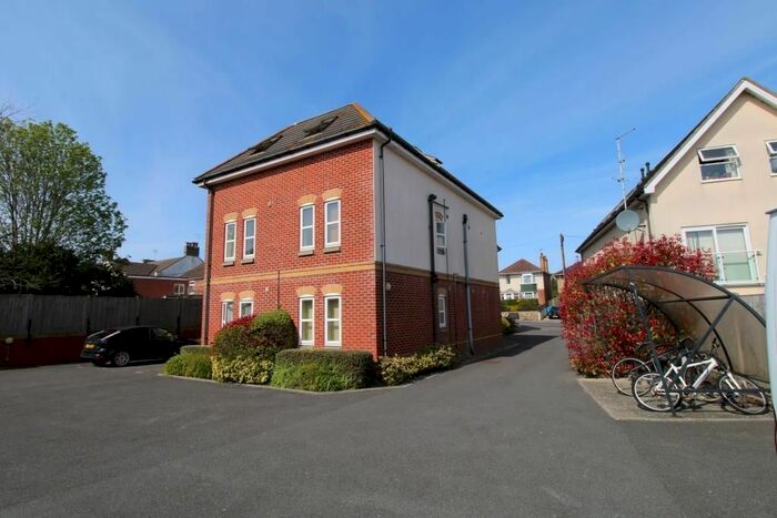 1 Bedroom Flat To Rent In Ringwood Road, Poole, BH14