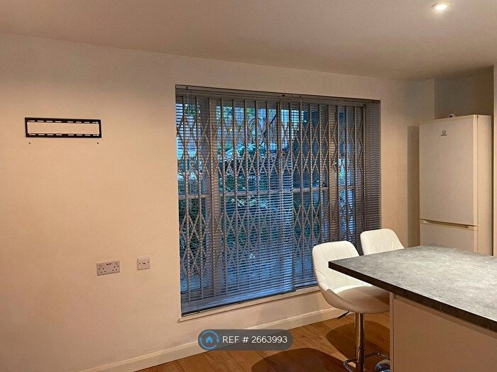 1 Bedroom Flat To Rent In Foxley Road, London, SW9