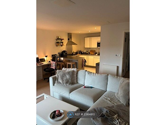 2 Bedroom Flat To Rent In Eden Grove, London, N7