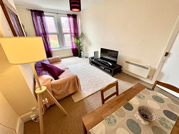 1 Bedroom Flat For Sale In Kent Road, Southsea, PO5
