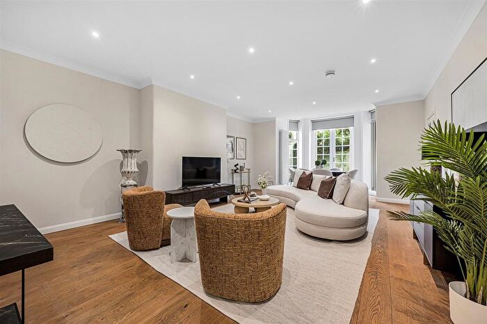 2 Bedroom Flat For Sale In Garden Apartment, Belsize Park Gardens, Belsize Park, NW3