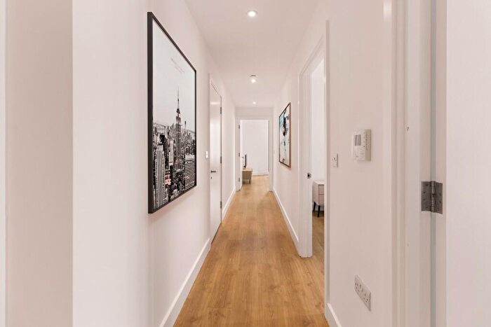 2 Bedroom Apartment To Rent In Station Road, London, SE13