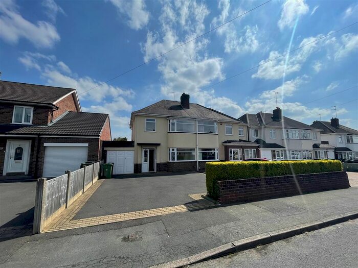 3 Bedroom Semi-Detached House To Rent In Bourne Avenue, Halesowen, B62