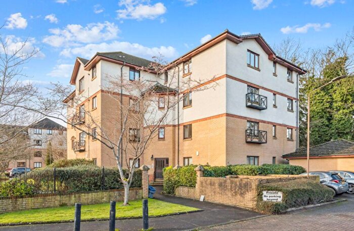 2 Bedroom Flat For Sale In Annfield Gardens, Stirling, FK8