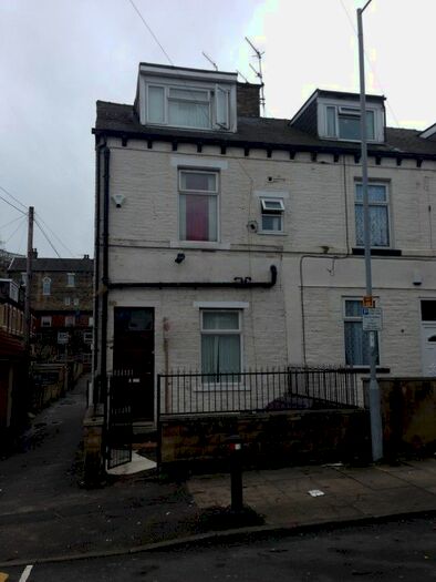 5 Bedroom Terraced House For Sale In Grantham Rd, Bradford, BD7