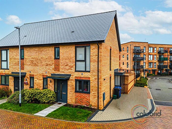 3 Bedroom Semi-Detached House For Sale In Somerset Close, Grays, RM20