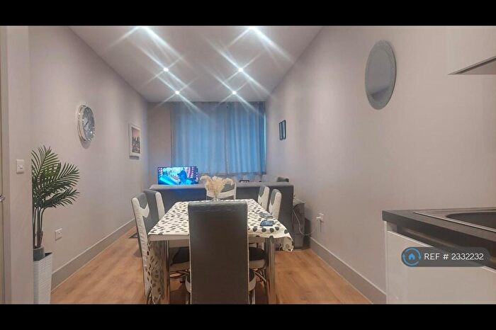 1 Bedroom Flat To Rent In Cube House, Stoke Mandeville, Aylesbury, HP22