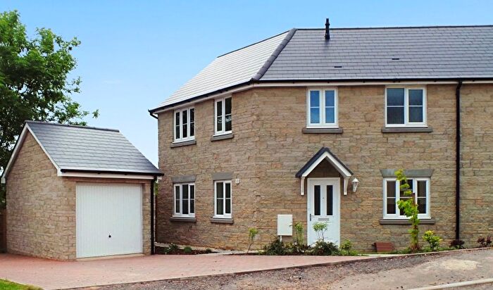 3 Bedroom Semi Detached House For Sale In Poppy Field, Broadwell, GL16