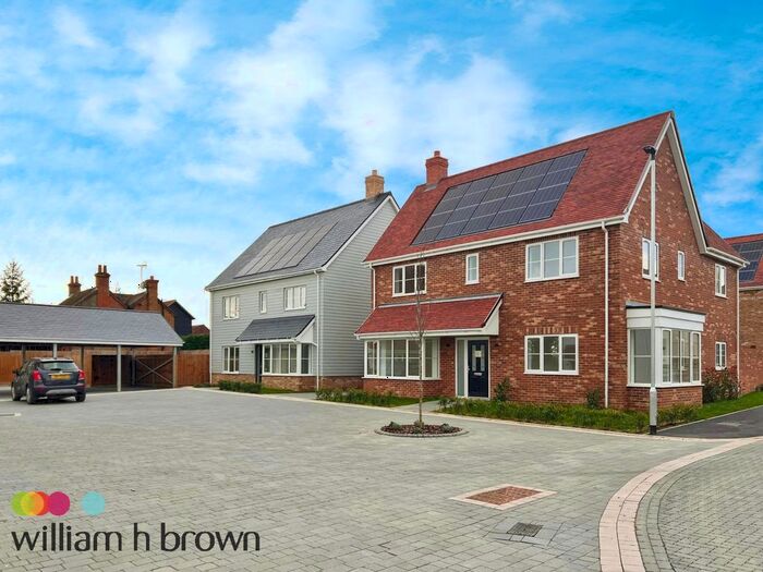 4 Bedroom Detached House To Rent In Windermere Way, Hanningfield Park, Rettendon Common, CM3