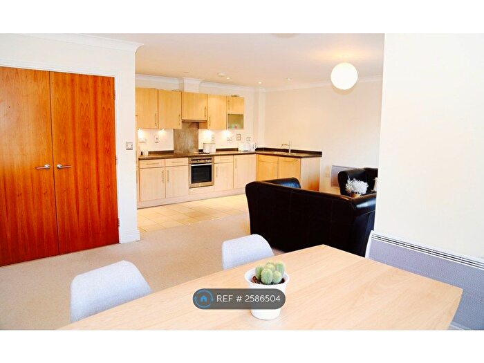 2 Bedroom Flat To Rent In Elizabeth Jennings Way, Oxford, OX2