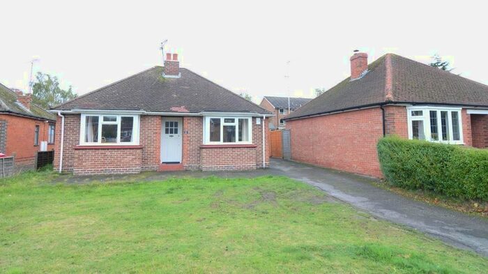 2 Bedroom Bungalow To Rent In Hazel Avenue, Farnborough GU14