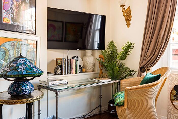 2 Bedroom Flat To Rent In Bourdon Street, Mayfair, W1K