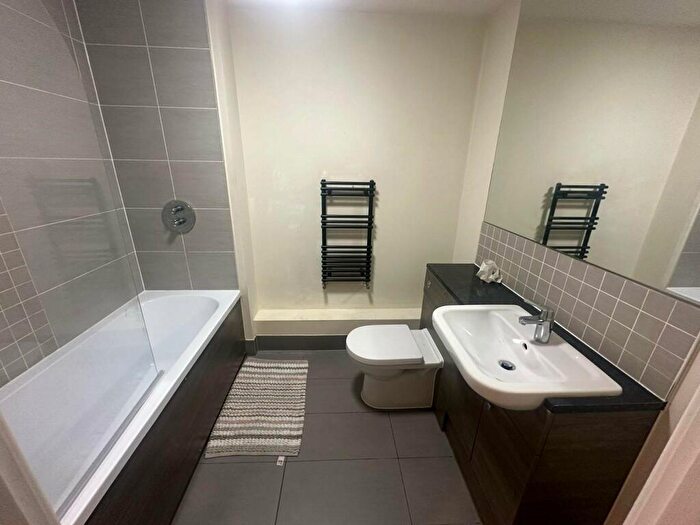 1 Bedroom Flat To Rent In Stratford Road, Shirley, Solihull, West Midlands, B90