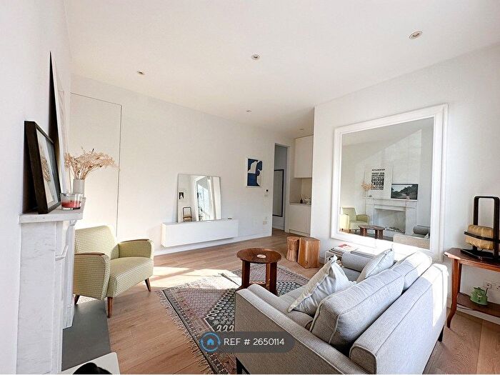 1 Bedroom Flat To Rent In Cambridge Gardens, London, W10