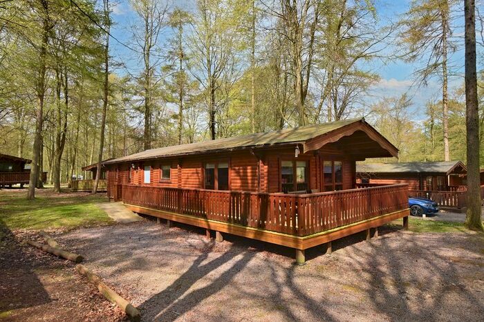 3 Bedroom Chalet For Sale In Kenwick, Louth, LN11