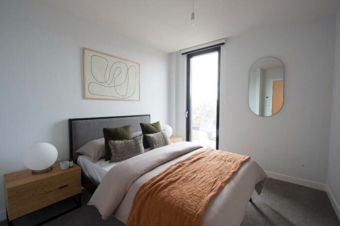 2 Bedroom Apartment To Rent In Circus Street, BN2