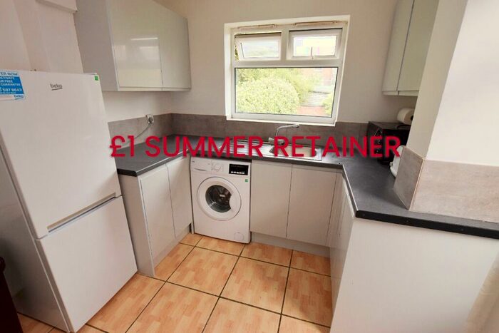 5 Bedroom Terraced House To Rent In Adams Avenue, Abington, Northampton, NN1