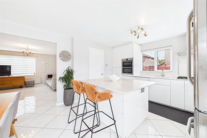 4 Bedroom Detached House For Sale In Sapphire Close, Wokingham, Berkshire, RG41