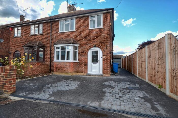 3 Bedroom Semi-Detached House To Rent In Queens Road, Eton Wick, Windsor, SL4